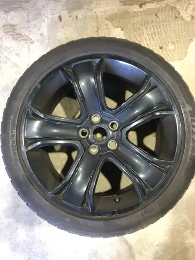 Selling a full set of 20” winter wheels (rims + tires). Tires: 275/40 R20 Fitment: Came off a Land R...