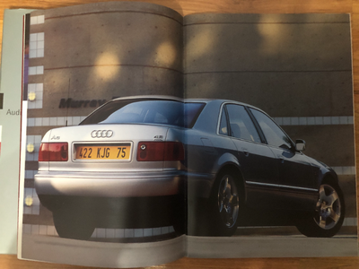 POUR COLLECTIONNEUR ! RARE - CATALOGUE / PANFLET ORIGINAL DE LA AUDI A8 4.2 V8 QUATTRO - 1994 - 1995...