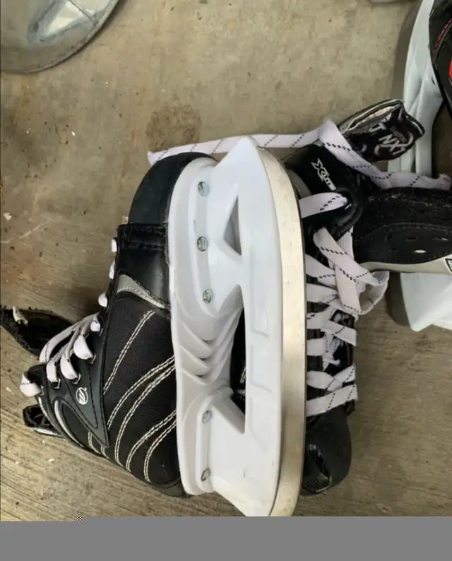 hockey skates kids in Skates & Blades in Kitchener / Waterloo - Image 3