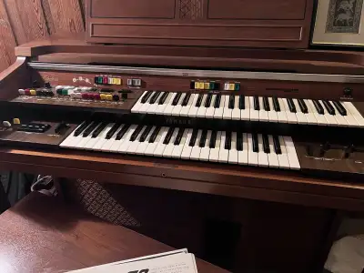 Orgue Yamaha Electrone B-60, View more