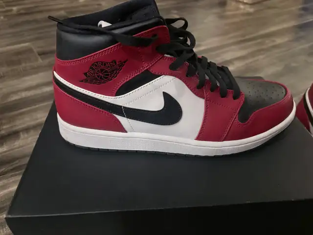 Nike Air Jordan 1 Mid black and red (BRAND NEW) in Men's Shoes in Markham / York Region - Image 3
