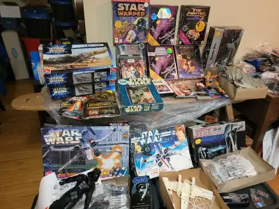 LOT VINTAGE STAR WAR MODEL GAMES, View more