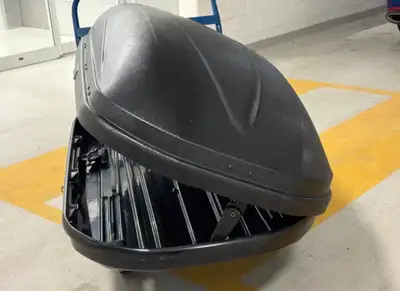 67"x35"x16" Thule roof box, View more