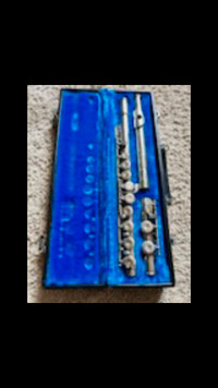 Yamaha silver flute made in Japan 