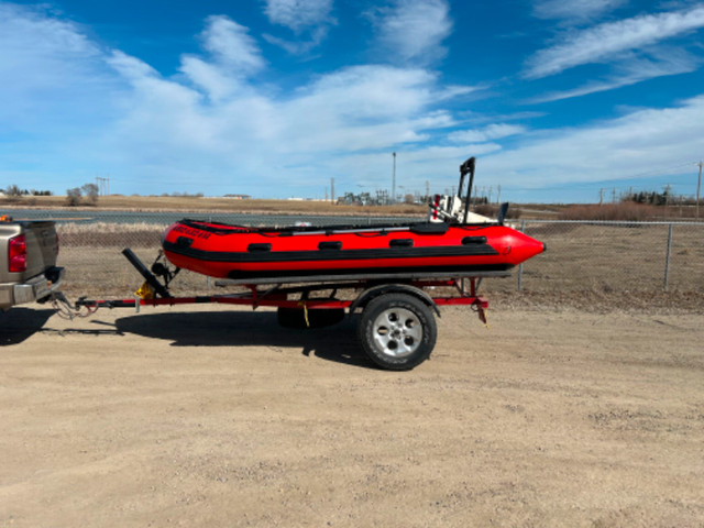 14' Seamax HD ocean 430T inflatable boat, trailer, 25hp Johnson in Powerboats & Motorboats in Red Deer - Image 3