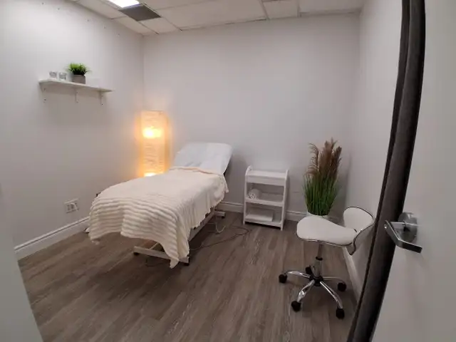 ✨ BEAUTIFUL SPA ROOMS FOR RENT – PRIME MIDTOWN TORONTO LOCATION in Room Rentals & Roommates in City of Toronto - Image 6