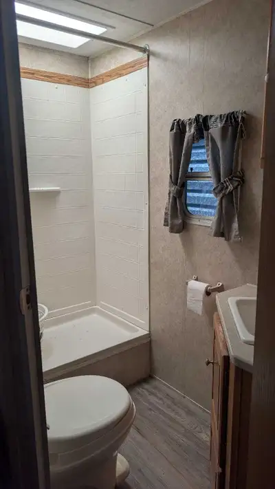 2010 RV very good condition just too small. Sleeps up to 8 ppl.Asking 12,000$ if interested text or...