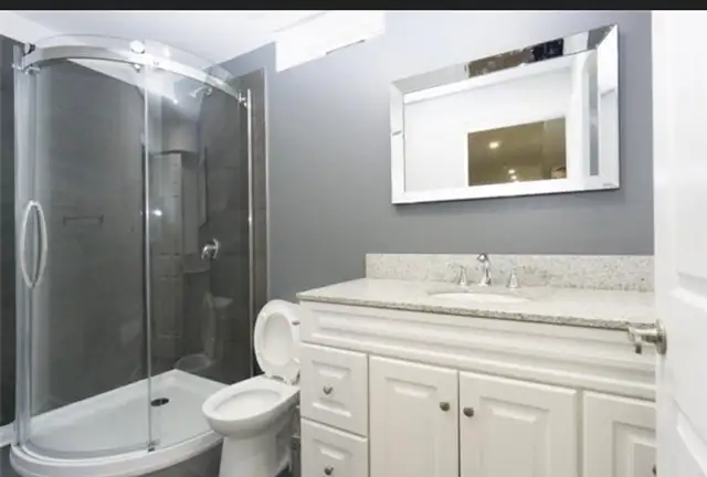 Bedroom for rent in Room Rentals & Roommates in Oshawa / Durham Region - Image 4
