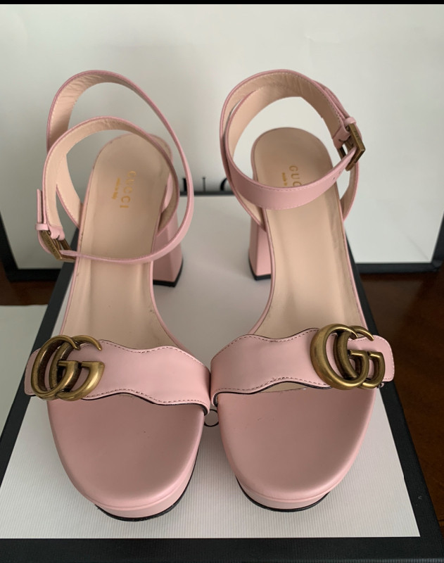 Gucci women sandals in Women's - Shoes in City of Toronto - Image 2