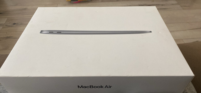 MacBook Air 13.5 inch 2020 in Laptops in Delta/Surrey/Langley - Image 4