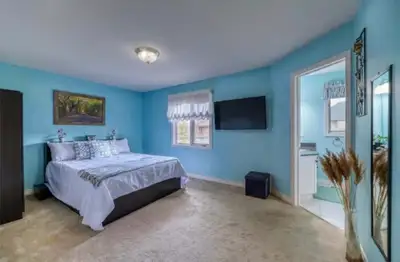 A room with private bathroom is available to rent. Shared kitchen close to Lambton college and groce...