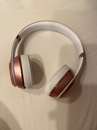 Beats Wireless Headphones Solo3  Rose Gold