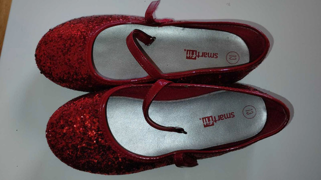 Red slippers size 13 in Kids & Youth in Guelph - Image 2