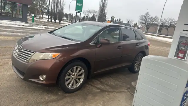 Toyota VENZA 2010 for sale  in Cars & Trucks in Edmonton - Image 11