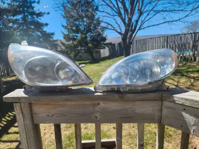 - Left & Right - Bulbs not included - Came off a 2008 Toyota Matrix - slightly oxidized and fine scr...