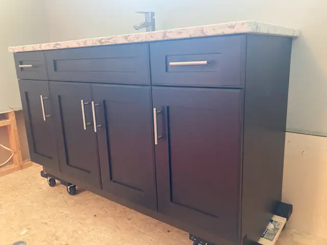 Bathroom Vanity in Cabinets & Countertops in Medicine Hat - Image 4
