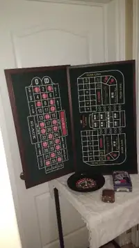 unique treasures house, poker table top set