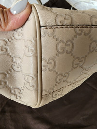 Guccisima leather sukey handbag