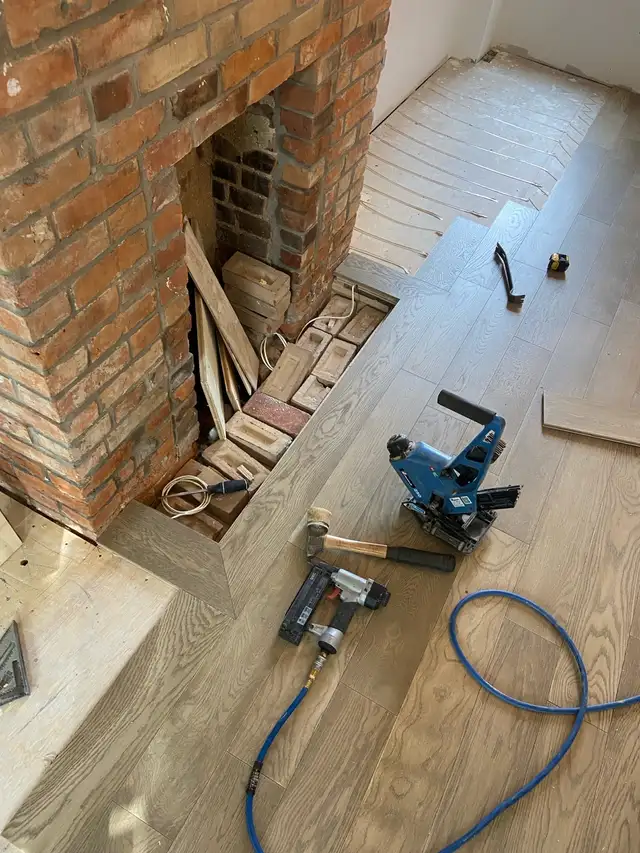 Flooring Repairs & Small Installations576046363890176003