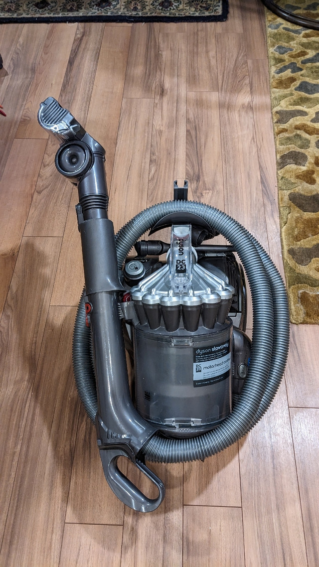 Dyson DC23 Animal vacuum, good and clean in Vacuums in City of Toronto - Image 2