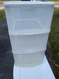  Plastic storage container 