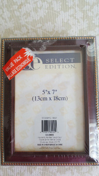 Brand New Value Pack of 3 5"x 7"  Picture Frames