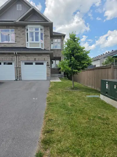 Spacious semi-detached home for Rent in Arnprior,