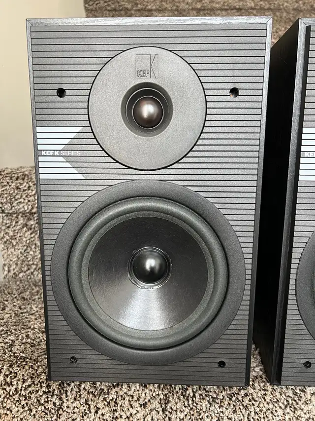 KEF Bookshelf Speakers in Speakers in Winnipeg - Image 3