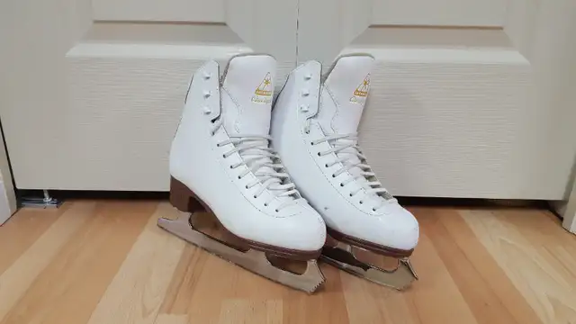 Jackson Classique Figure ice skates - 3.5 in Skates & Blades in Gatineau - Image 2