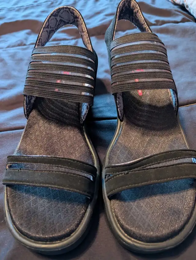 women's sandals in Women's - Shoes in Thunder Bay - Image 3