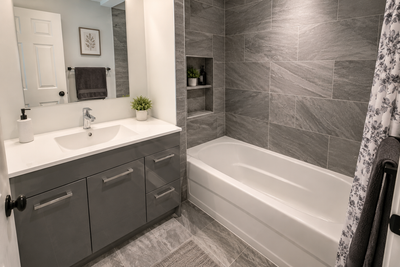 Grande chambre meublée disponible le 1er Juin dans une belle maison à Hull. Tout inclus: hydro, chau...