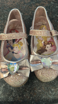 Toddler size 7 princess party shoes 