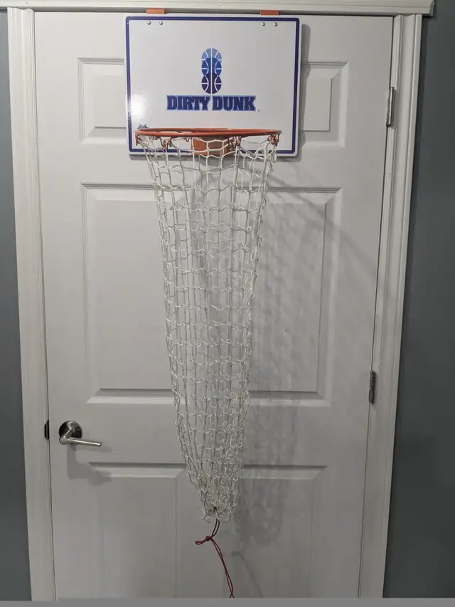 Over-the-door basketball hoop laundry basket in Home Décor & Accents in Edmonton - Image 3
