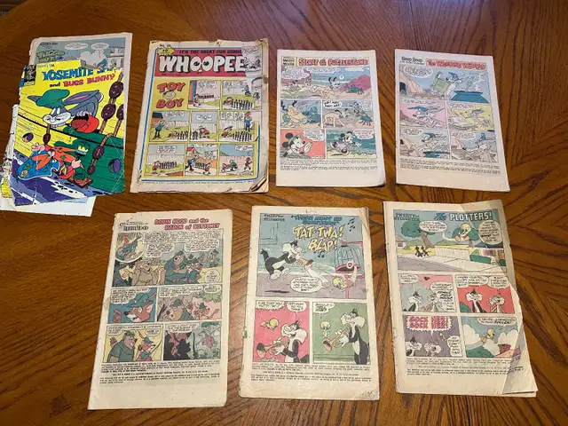 Vintage Looney Tunes and Disney Comics  w Damaged or No Covers in Comics & Graphic Novels in Kingston - Image 2