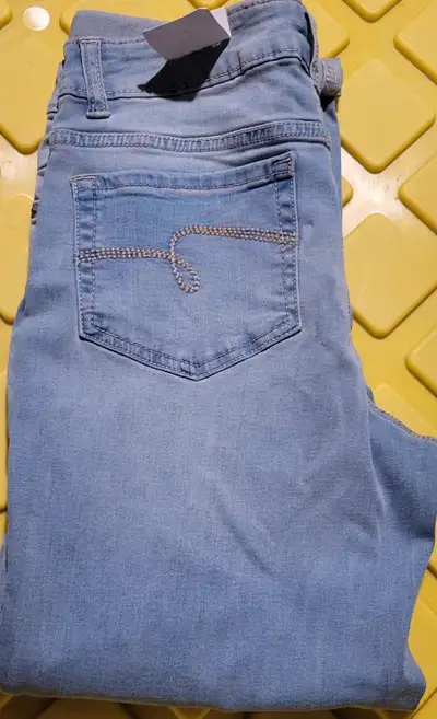 Justice girls size 14 bnwt sf home $15