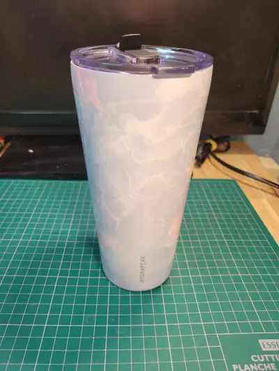 Hydrapeak tumbler like new with grest colors., View more