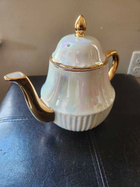 Arthurwood Teapot