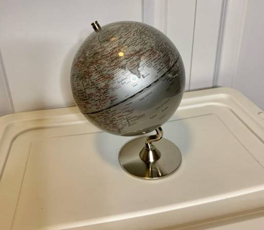 Mini Silver World Globe in Arts & Collectibles in Burnaby/New Westminster - Image 4