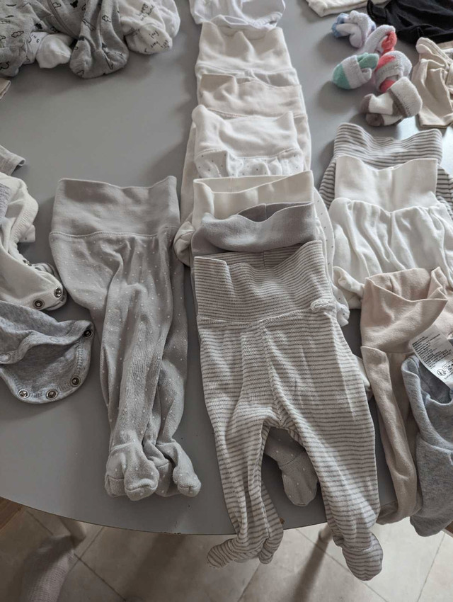 Lots de vêtements de bébés  dans Vêtements - 0 à 3 mois  à Longueuil/Rive Sud - Image 2