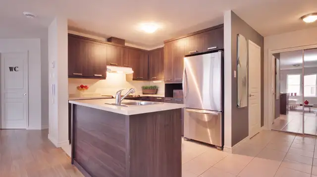 Brossard Renovated 4 1/2 Condo with Balcony