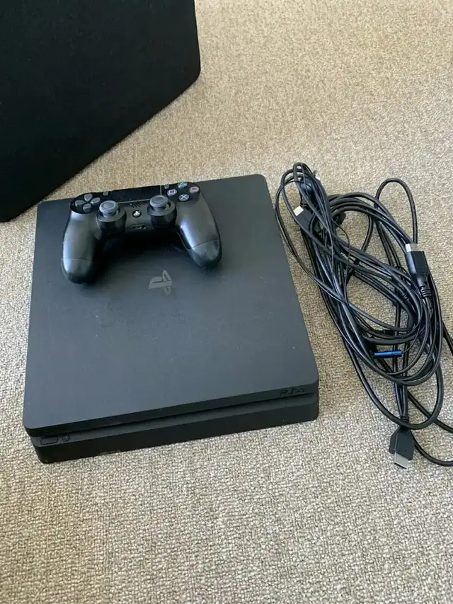 Playstation in Sony Playstation 4 in Winnipeg - Image 2