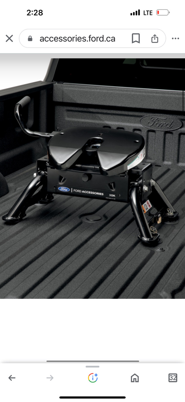 5th Wheel Hitch 35,000lbs new still has plastic  in RV & Camper Parts & Accessories in Thompson