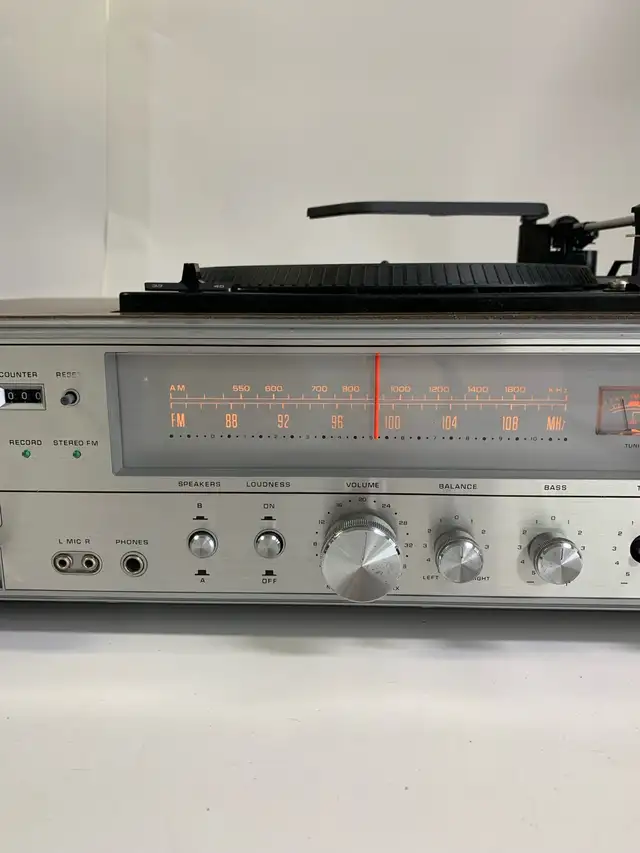Zenith IS4130 Vintage Turntable Stereo System in Stereo Systems & Home Theatre in City of Toronto - Image 5