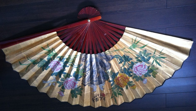 Art fan shaped painting, 20$ in Arts & Collectibles in Windsor Region - Image 2