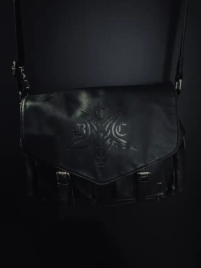 Blackcraft Cult Messenger Bag – Gothic Streetwear Crossbody Bag in Women's - Bags & Wallets in Longueuil / South Shore - Image 2