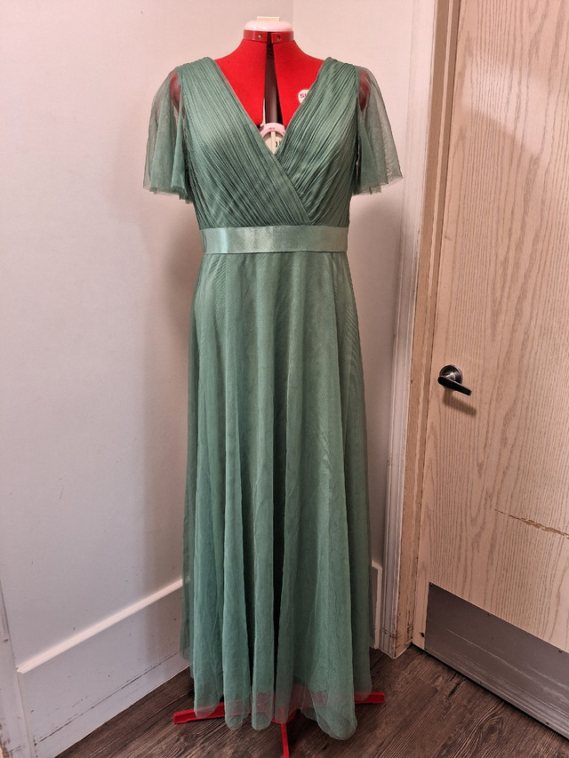 EVER-PRETTY Dress (Size 18) Flutter sleeve Chiffon Now $40 OBO dans Femmes - Robes et jupes  à Cranbrook - Image 2