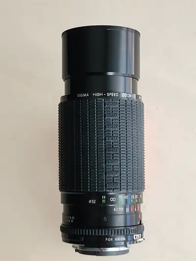 Nikon AF-S NIKKOR 70-300mm 1:4.5〜5.6G Nikon AF NIKKOR 24mm f/2.8D Prime Lens W/ Tiffen UV