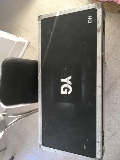 Roadcase 36 5/8 X 16 5/8 X 4 1/2” pour Clavier ou quelque chose, View more