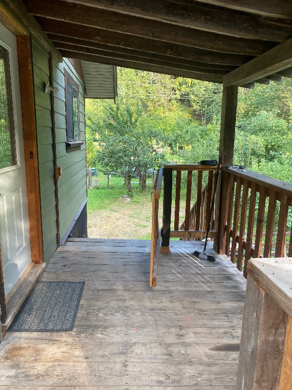 Creekside self contained apt for rent close to Castlegar Long Term