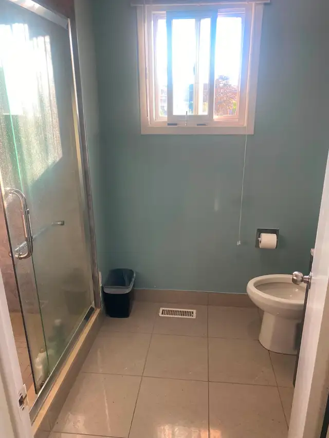 Spacious Bedroom for Rent – Prime Brampton Location! in Room Rentals & Roommates in Mississauga / Peel Region - Image 17